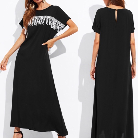 None Dresses & Skirts - 🆕💄Black maxi dress Dolman sleeve w/leaf appliqué